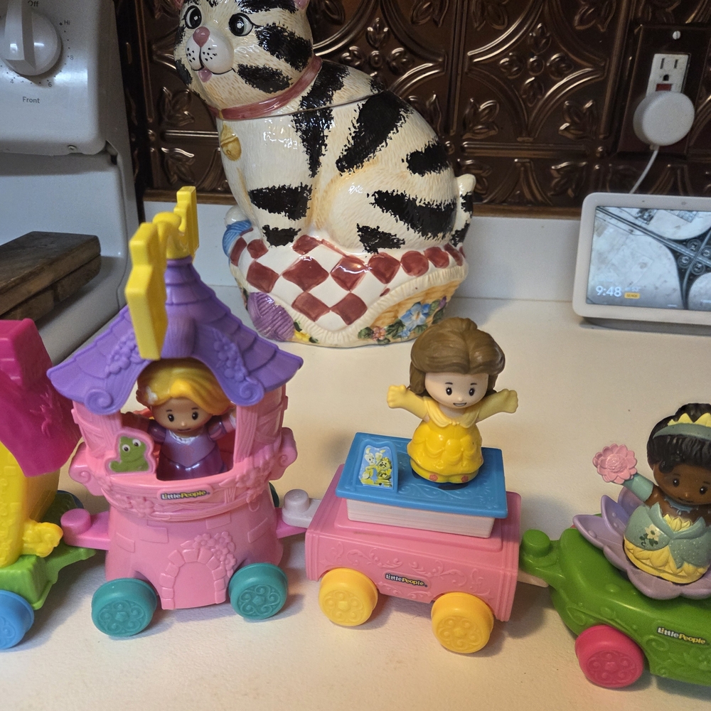Little People Floats And Princesses - Picture 3 of 6